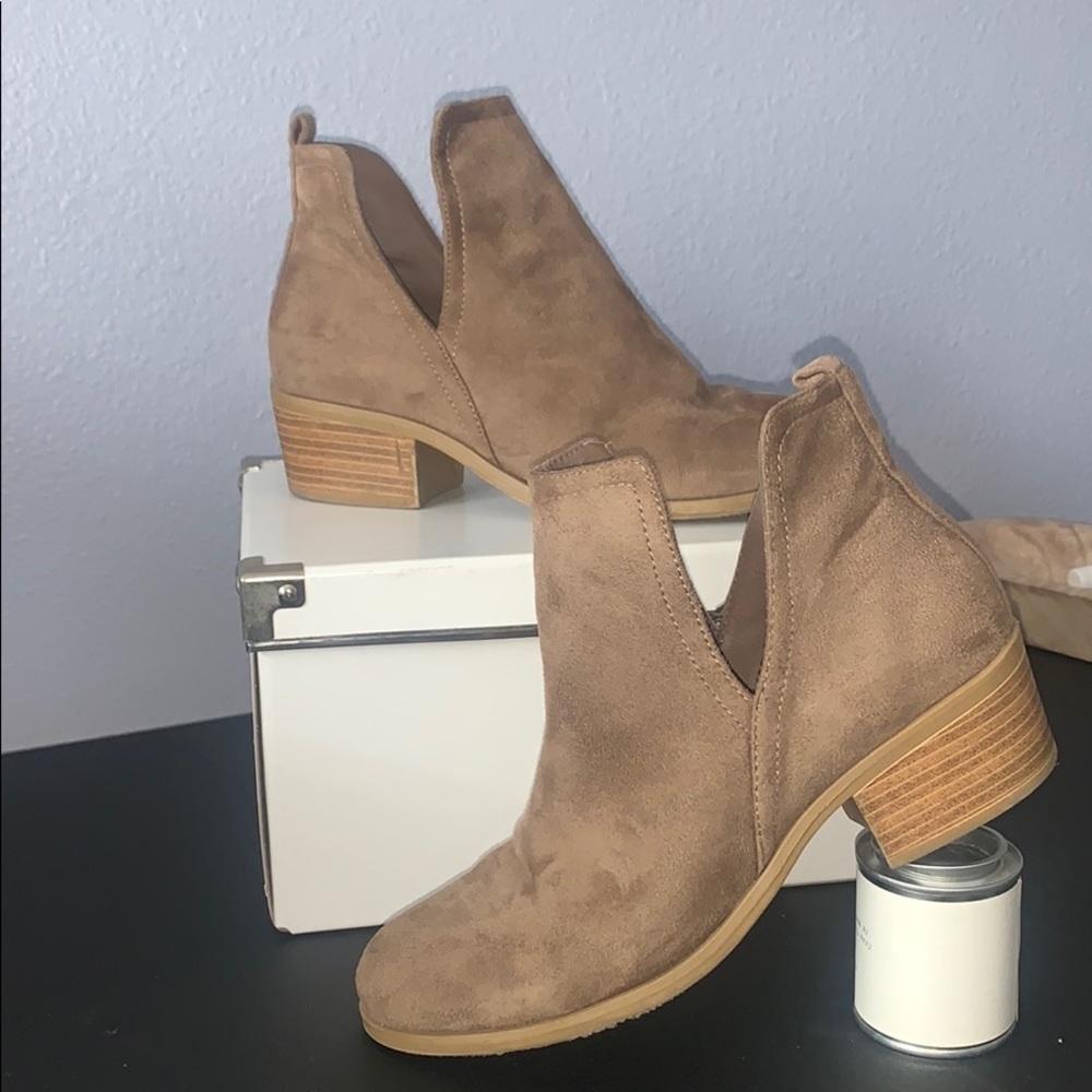 Women’s Tan Ankle Boots Size 7.5